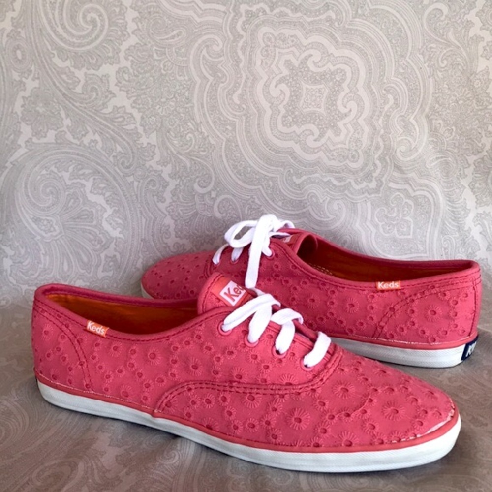 Keds Champion coral colored eyelet oxford’s. Flashy fun color in new condition